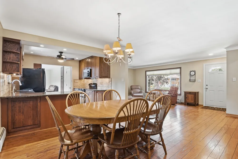 34357 Munger Drive Livonia, MI 48154