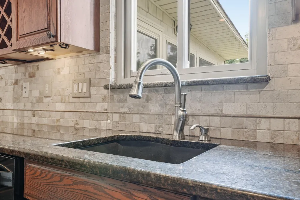 34357 Munger Drive Livonia, MI 48154