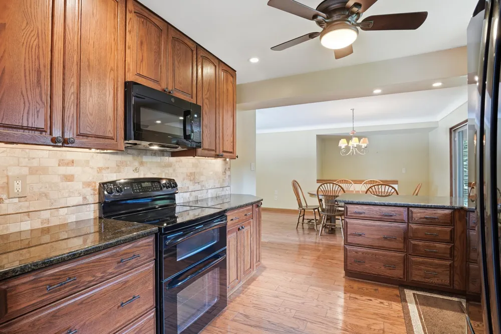 34357 Munger Drive Livonia, MI 48154