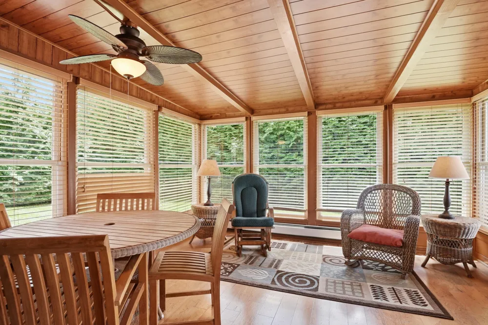 34357 Munger Drive Livonia, MI 48154
