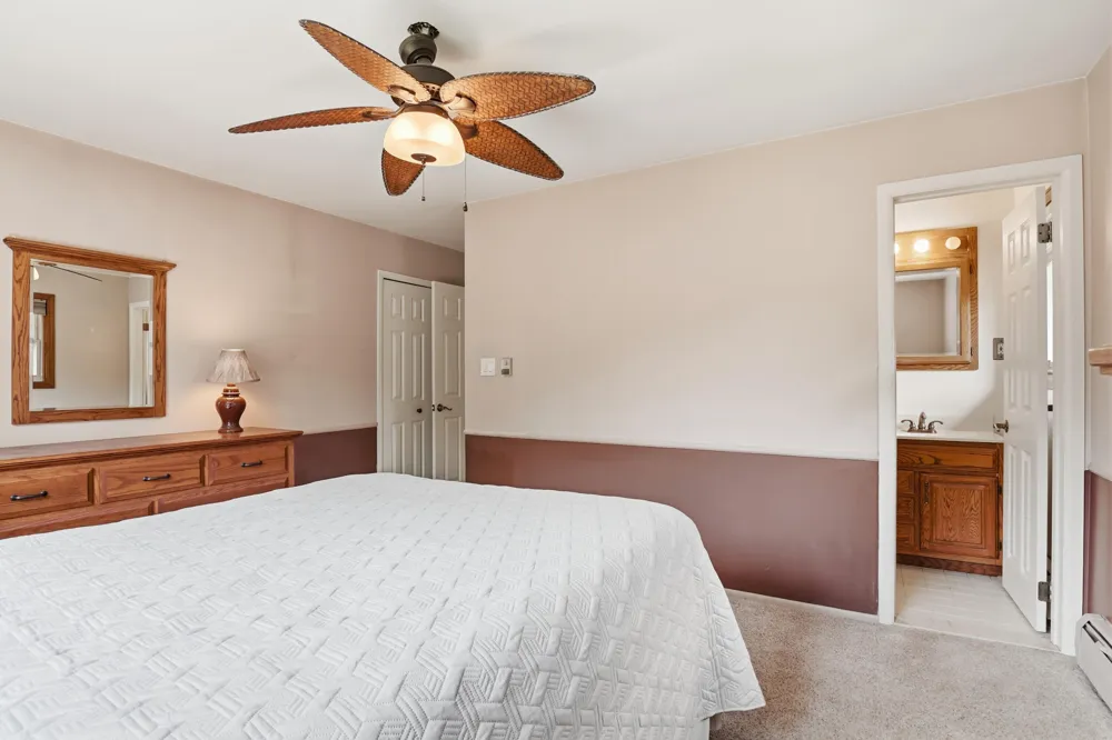 34357 Munger Drive Livonia, MI 48154