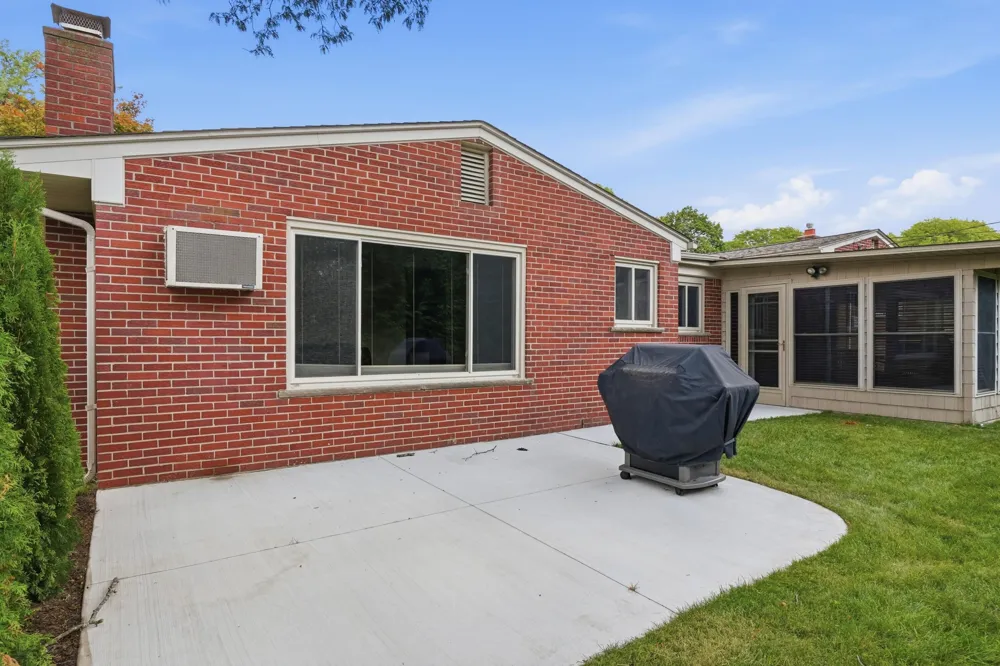 34357 Munger Drive Livonia, MI 48154
