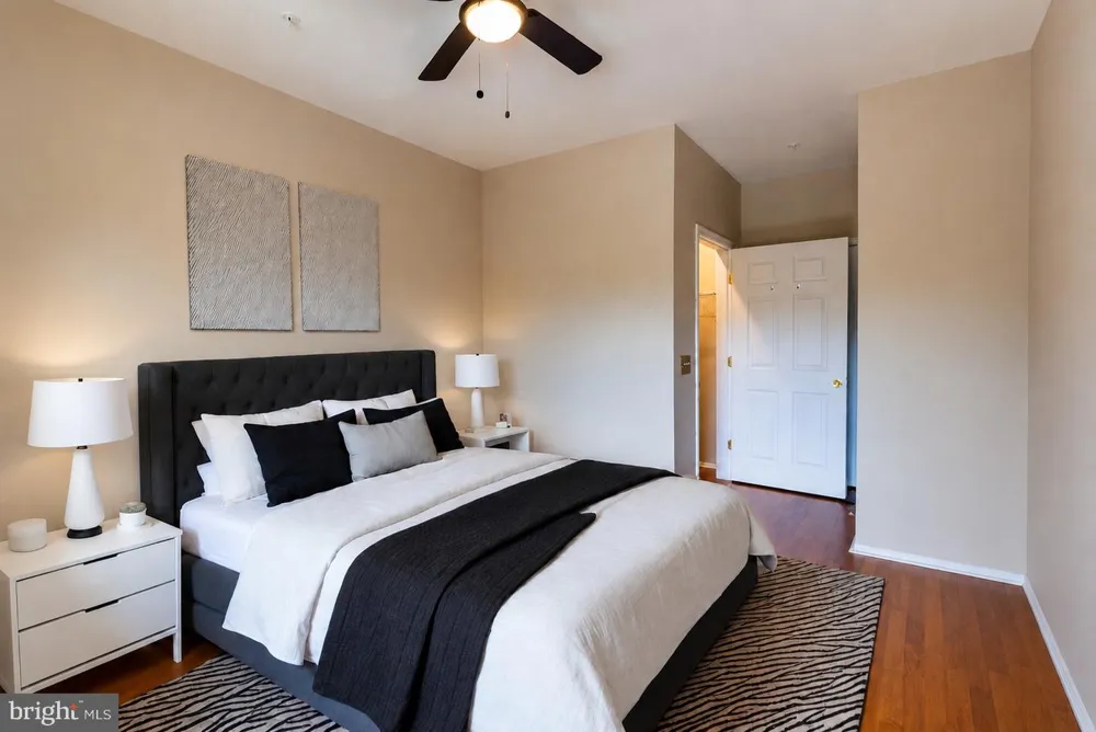 1600 SPRING GATE DRIVE #2207 Mclean, VA 22102