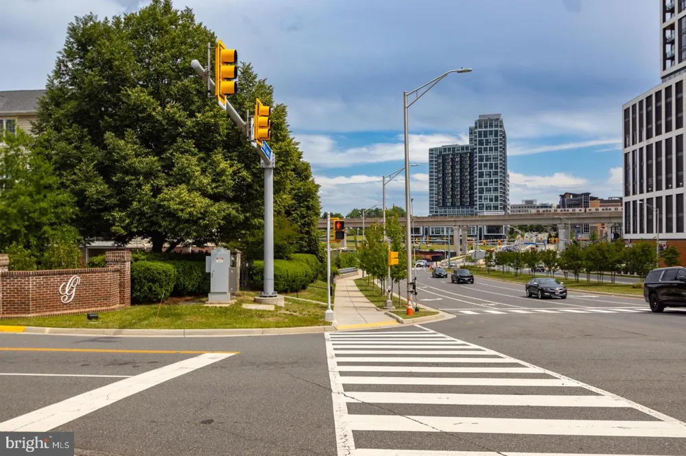 1600 SPRING GATE DRIVE #2207 Mclean, VA 22102