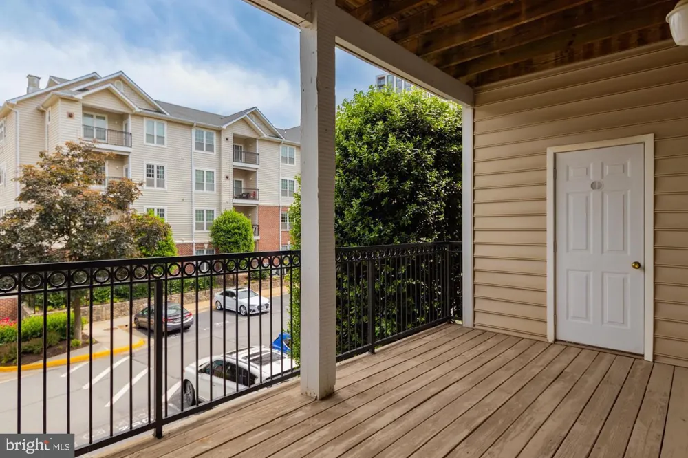 1600 SPRING GATE DRIVE #2207 Mclean, VA 22102