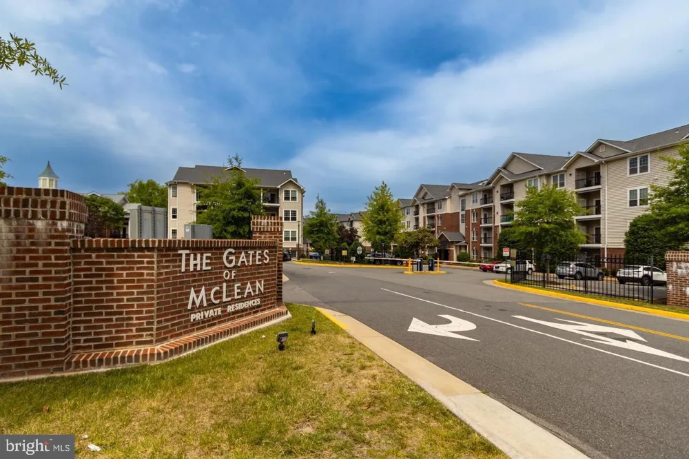 1600 SPRING GATE DRIVE #2207 Mclean, VA 22102