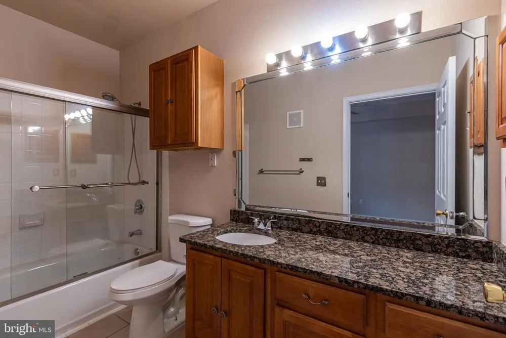 1600 SPRING GATE DRIVE #2207 Mclean, VA 22102