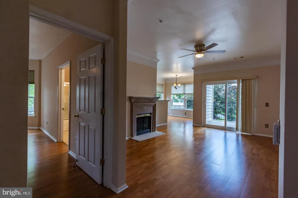 1600 SPRING GATE DRIVE #2207 Mclean, VA 22102