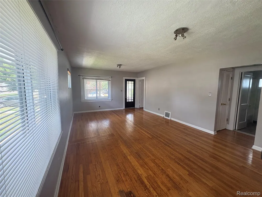 344 Vester Street Ferndale City, MI 48220