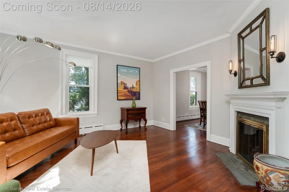 16845 Maumee Avenue Grosse Pointe City, MI 48230
