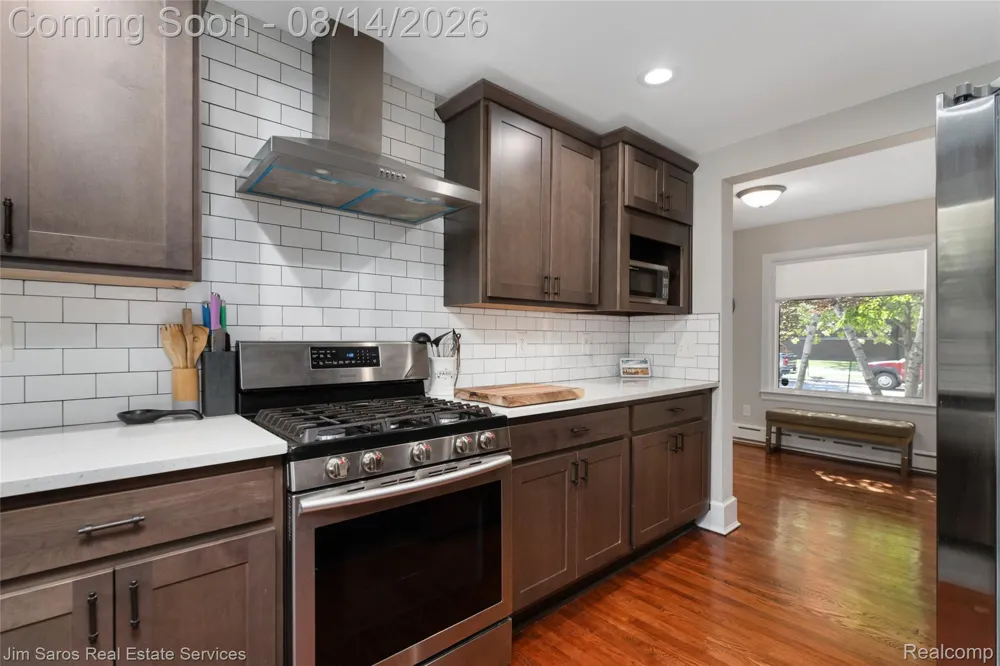16845 Maumee Avenue Grosse Pointe City, MI 48230