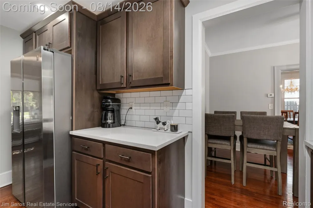 16845 Maumee Avenue Grosse Pointe City, MI 48230