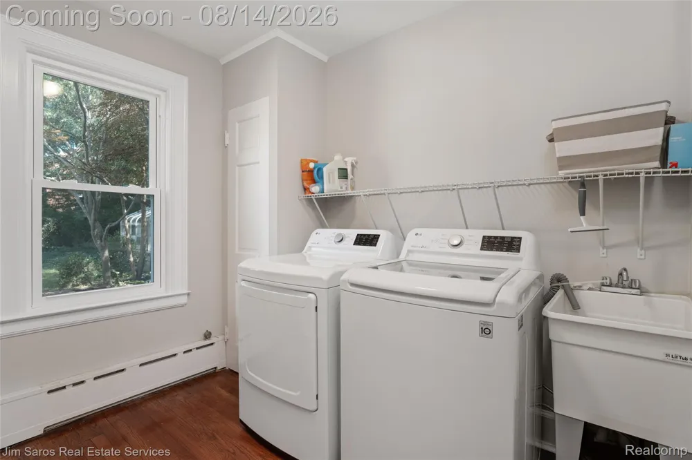 16845 Maumee Avenue Grosse Pointe City, MI 48230