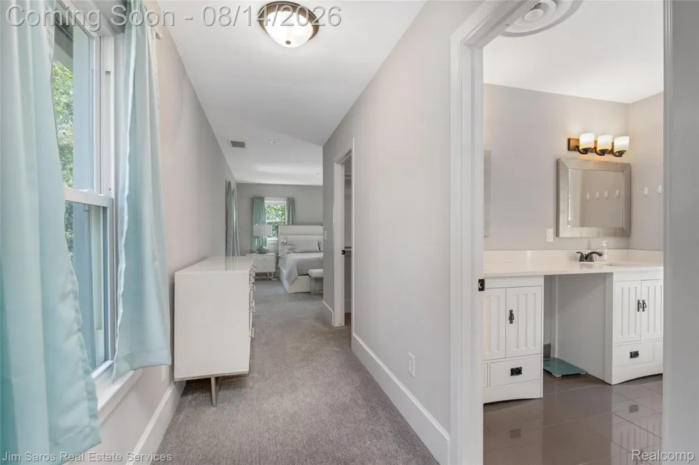 16845 Maumee Avenue Grosse Pointe City, MI 48230