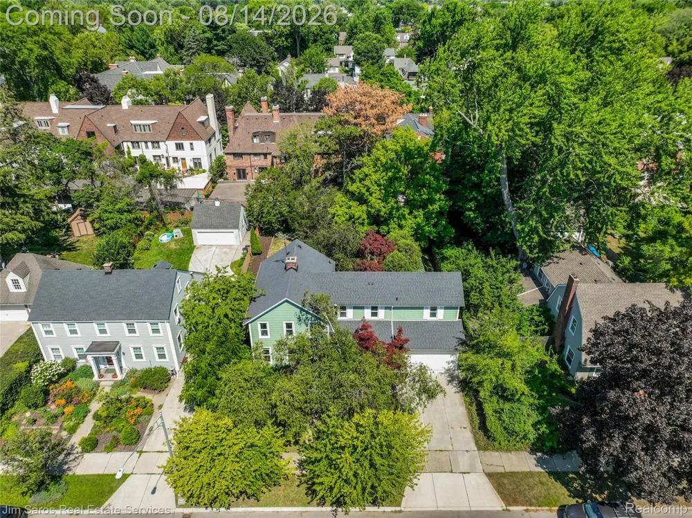 16845 Maumee Avenue Grosse Pointe City, MI 48230
