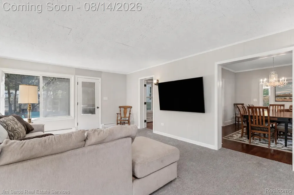 16845 Maumee Avenue Grosse Pointe City, MI 48230