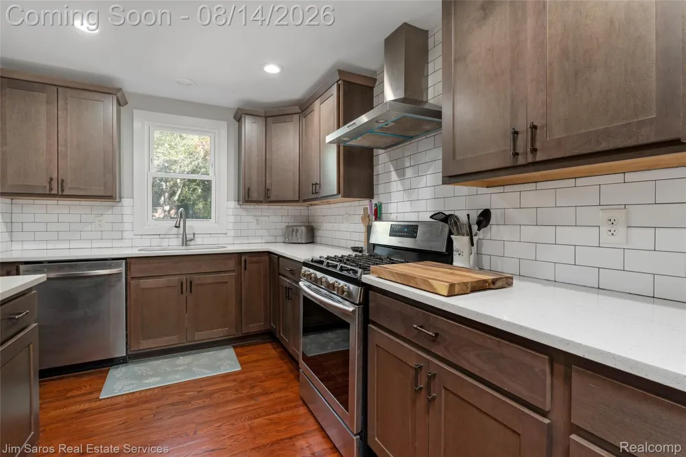 16845 Maumee Avenue Grosse Pointe City, MI 48230