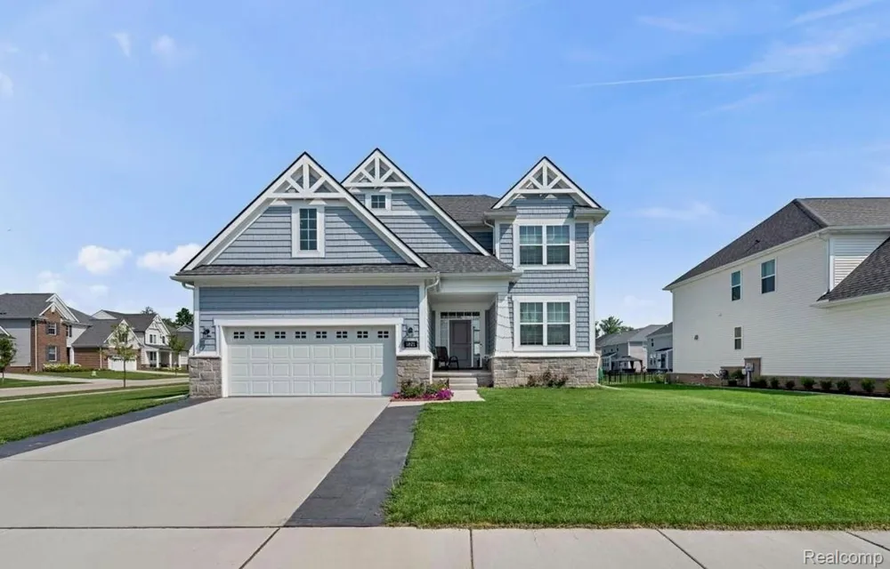 1821 Emerald Lane Wixom City, MI 48393