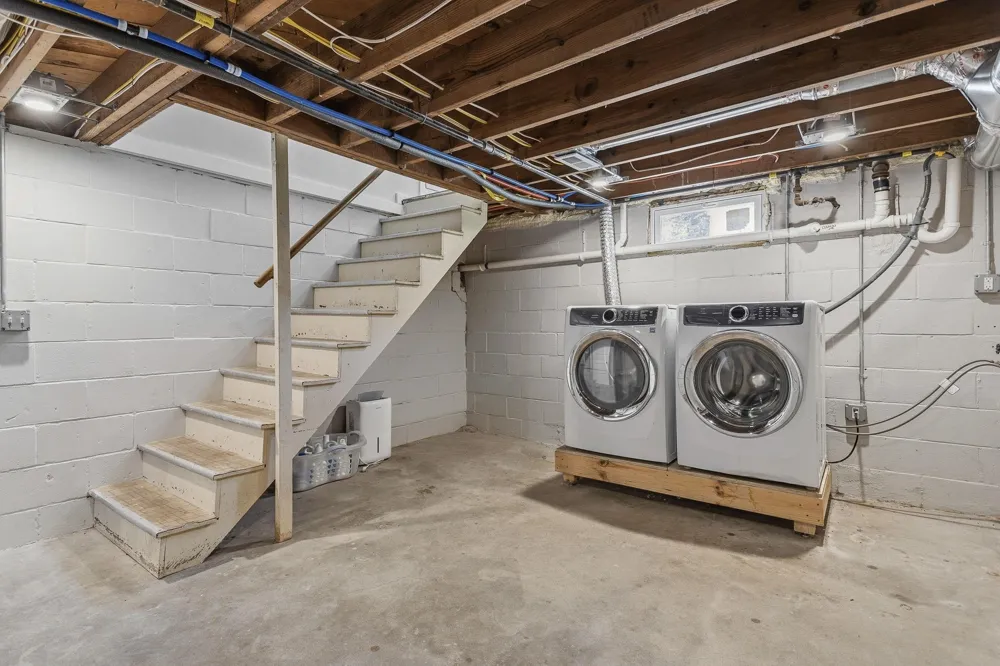 439 Plasman Avenue Holland Charter Township, MI 49423