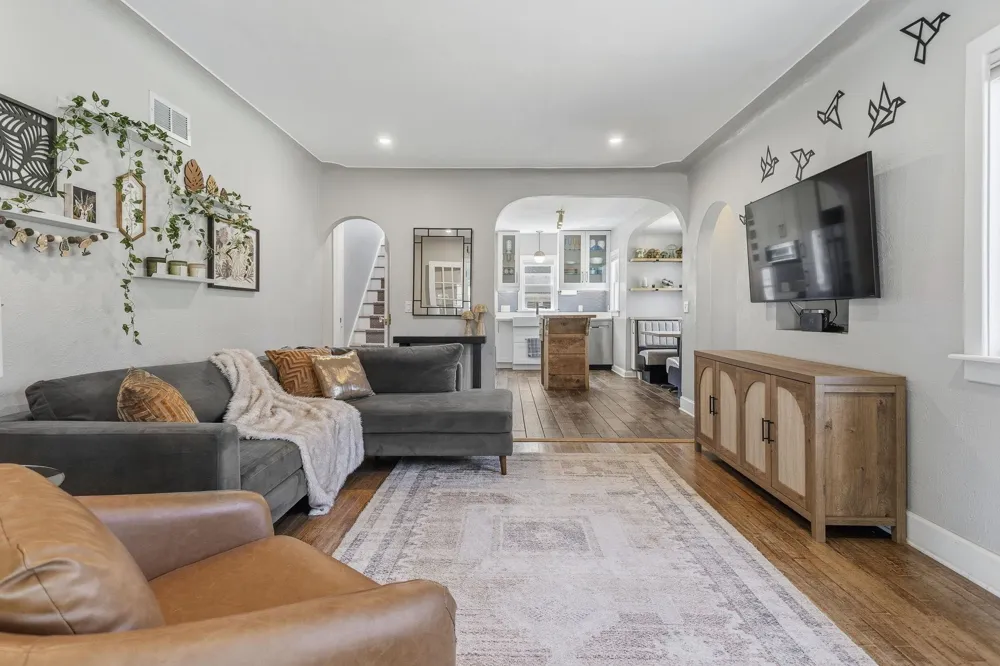439 Plasman Avenue Holland Charter Township, MI 49423