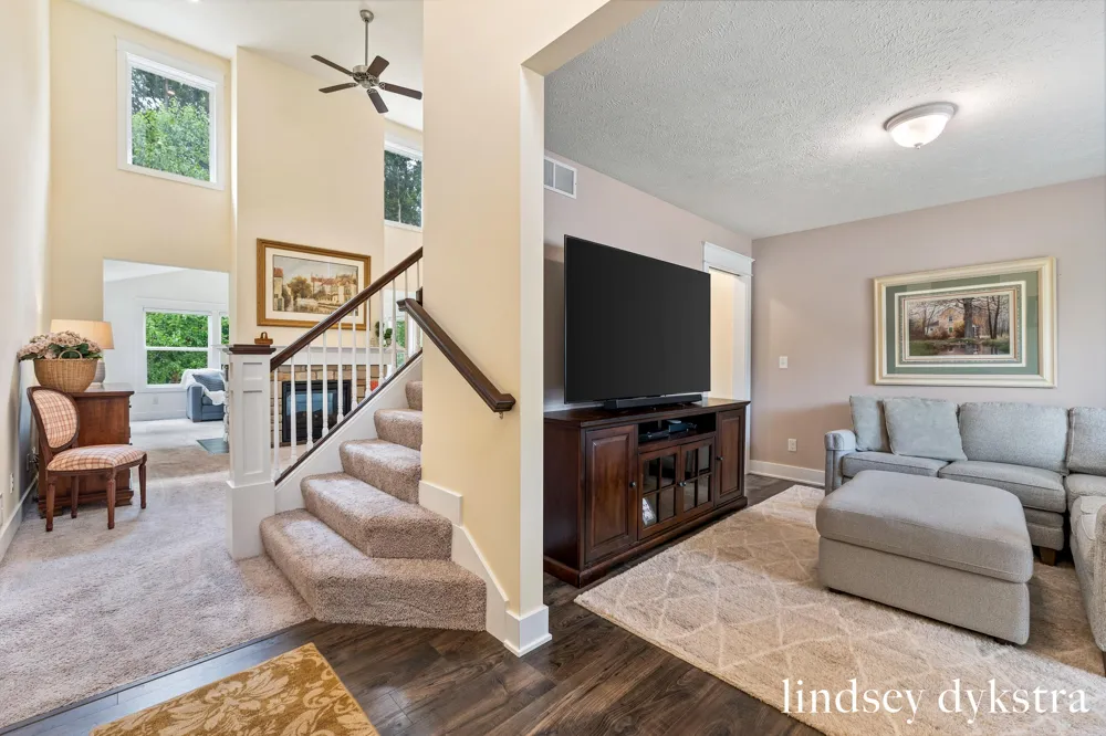 4238 Oak Timbers Drive NE Plainfield Charter Township, MI 49525