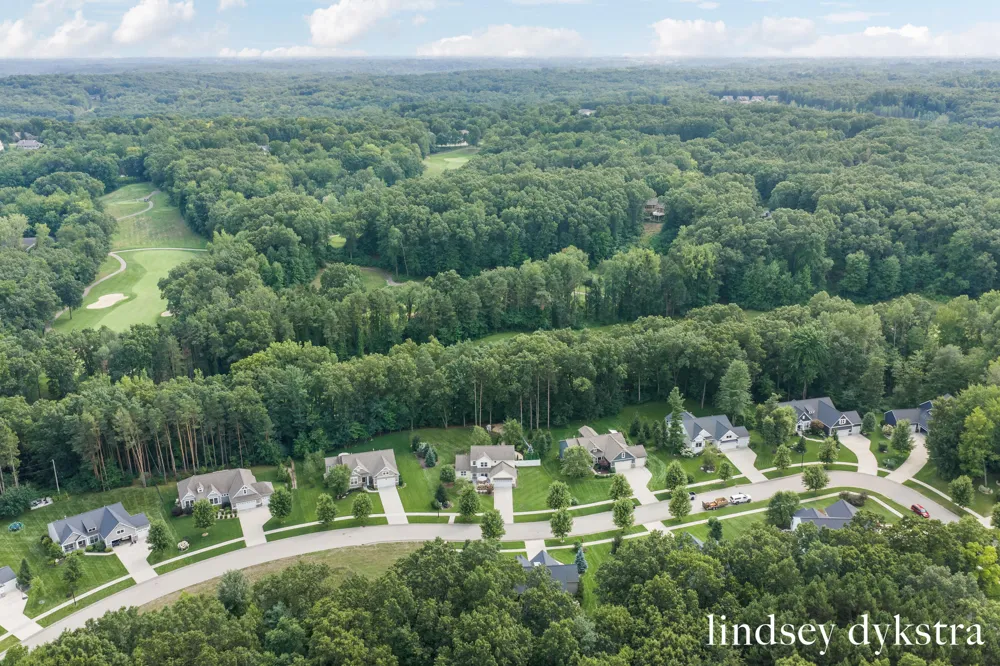 4238 Oak Timbers Drive NE Plainfield Charter Township, MI 49525