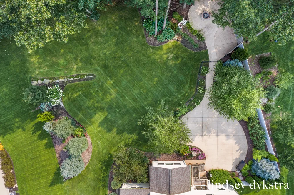 4238 Oak Timbers Drive NE Plainfield Charter Township, MI 49525