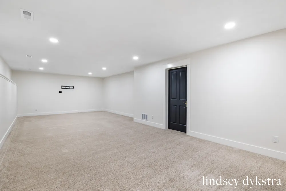 4238 Oak Timbers Drive NE Plainfield Charter Township, MI 49525