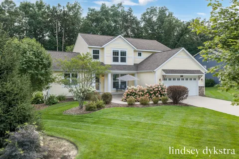 4238 Oak Timbers Drive NE