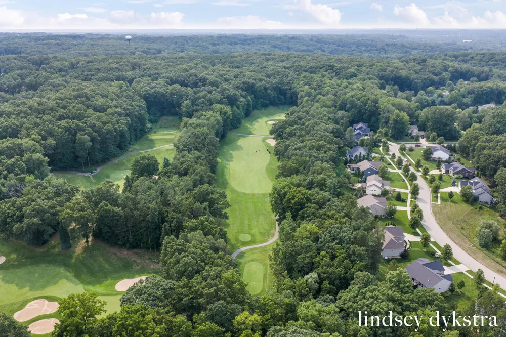 4238 Oak Timbers Drive NE Plainfield Charter Township, MI 49525