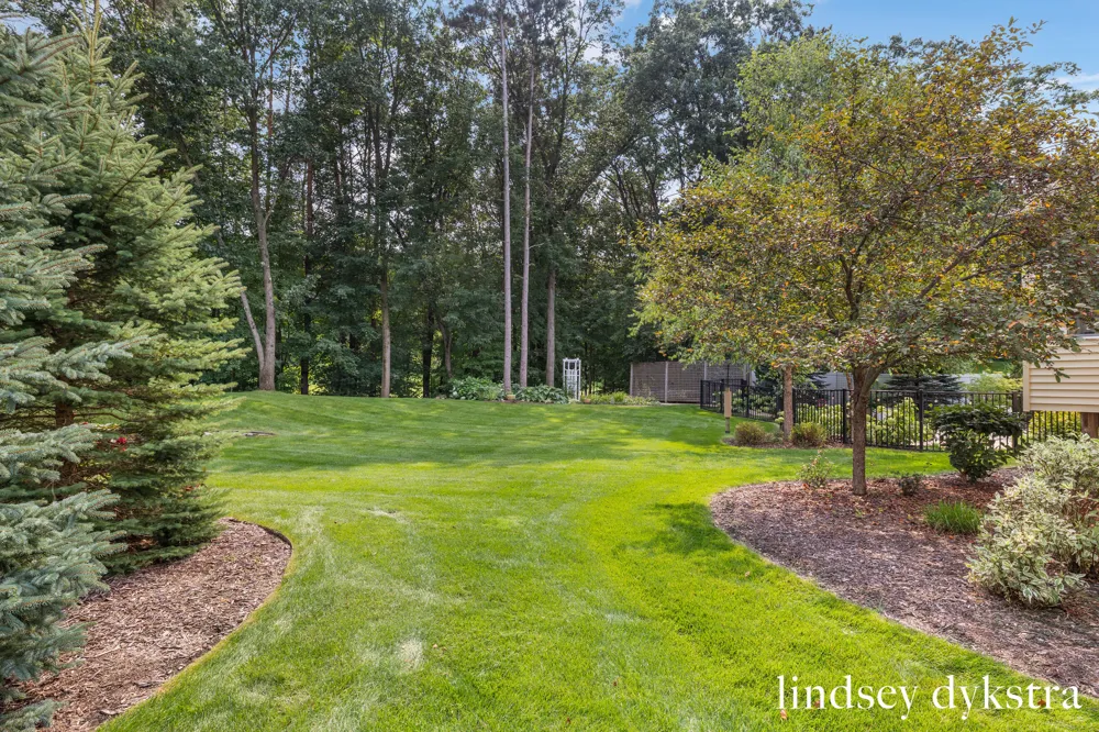 4238 Oak Timbers Drive NE Plainfield Charter Township, MI 49525