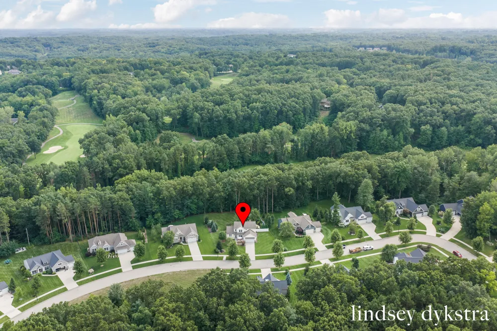 4238 Oak Timbers Drive NE Plainfield Charter Township, MI 49525