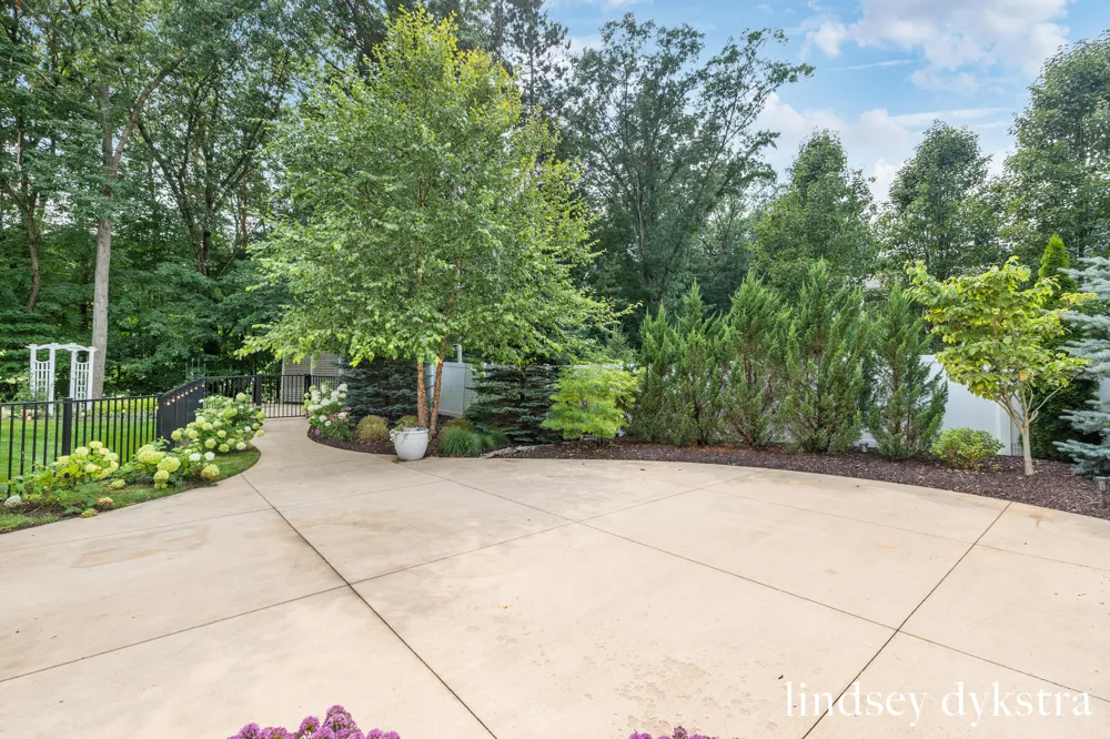 4238 Oak Timbers Drive NE Plainfield Charter Township, MI 49525