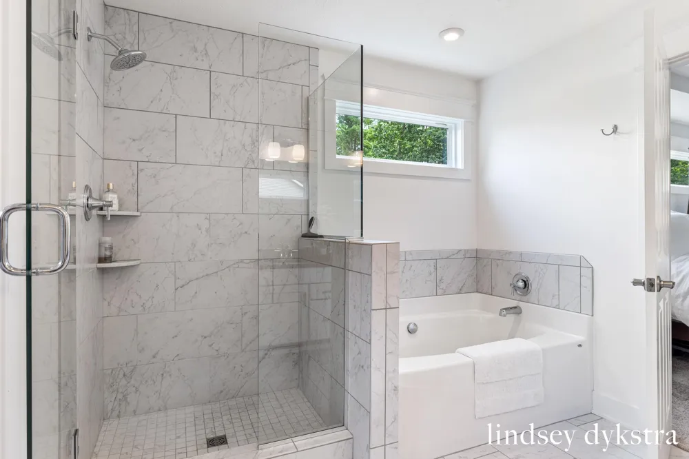 4238 Oak Timbers Drive NE Plainfield Charter Township, MI 49525