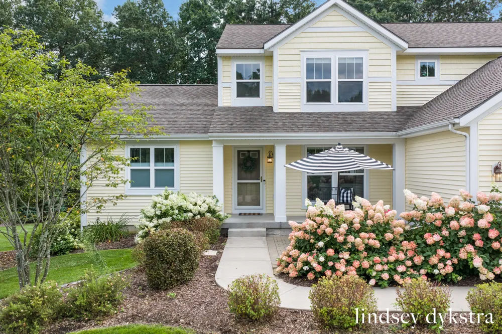 4238 Oak Timbers Drive NE Plainfield Charter Township, MI 49525
