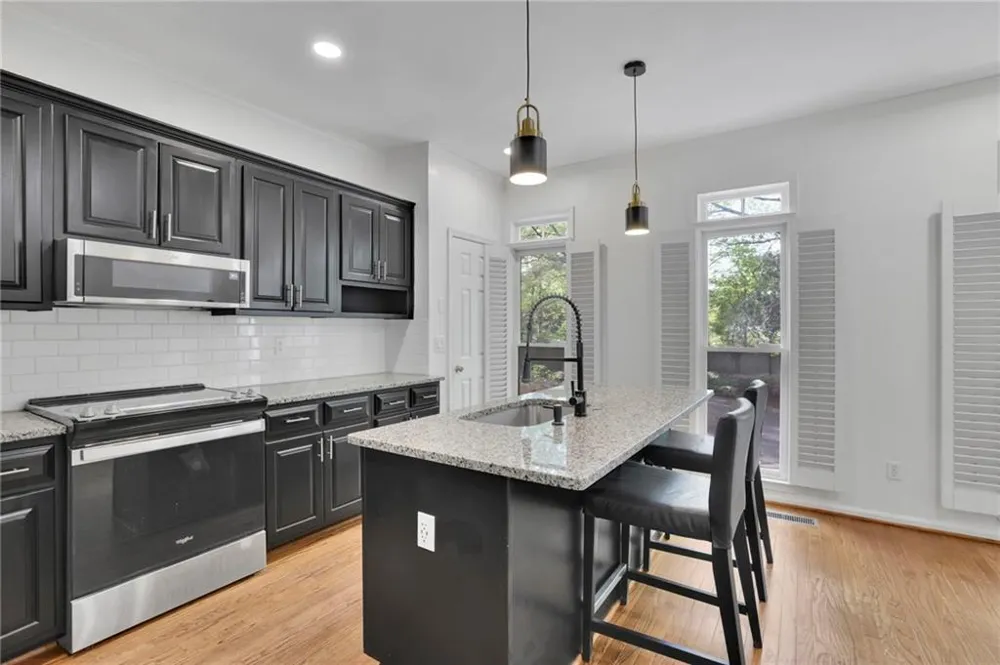 2588 Oakwood Way SE Smyrna, GA 30080