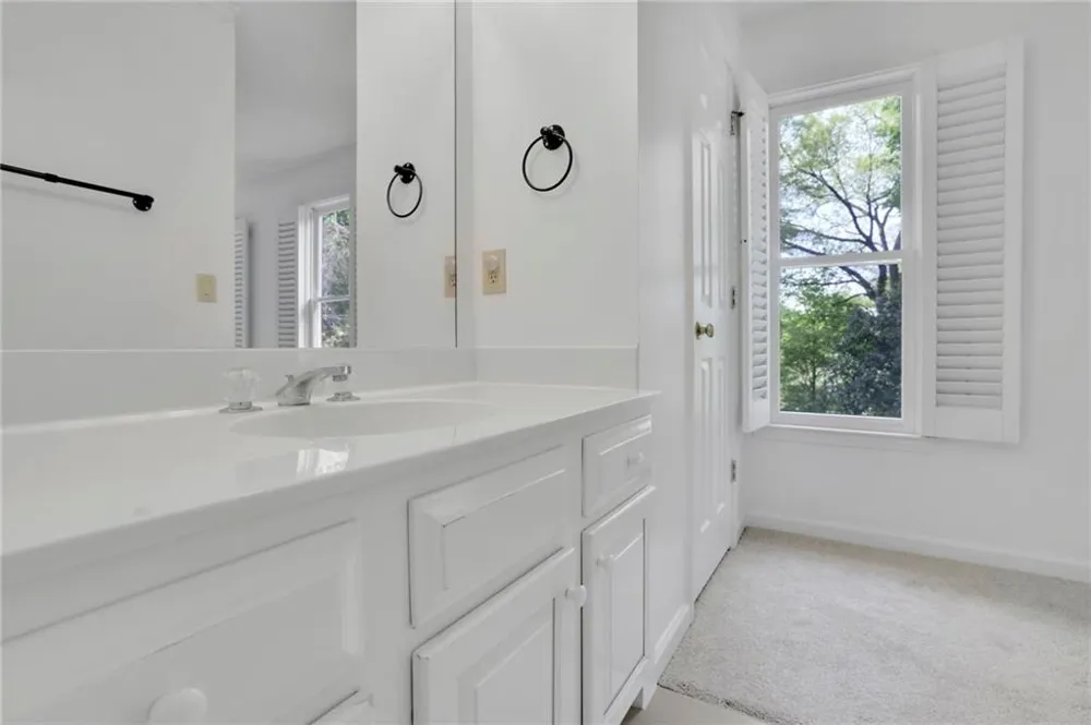 2588 Oakwood Way SE Smyrna, GA 30080