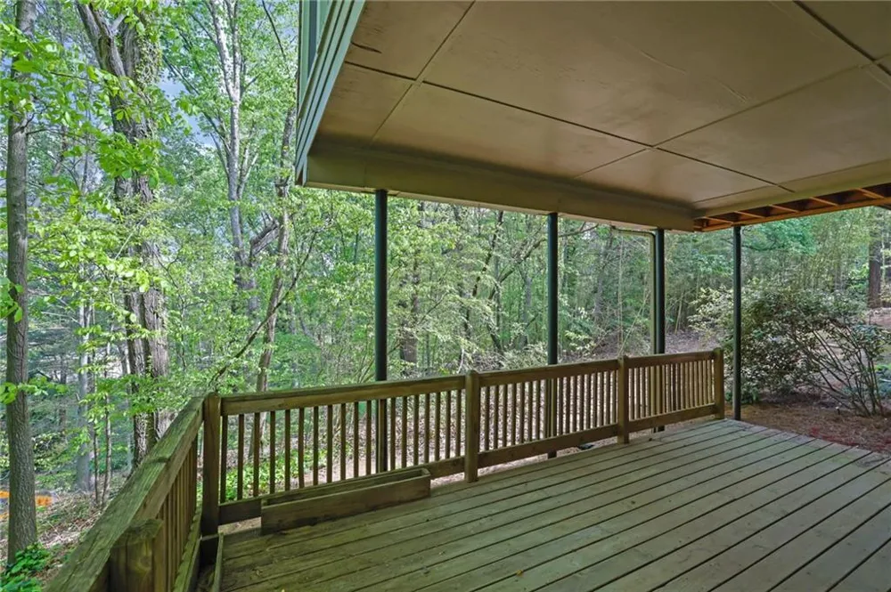 2588 Oakwood Way SE Smyrna, GA 30080