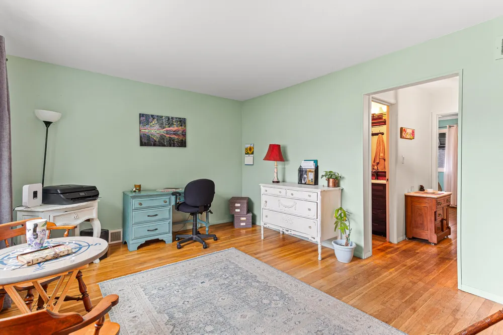 718 Panorama Milford, MI 48381
