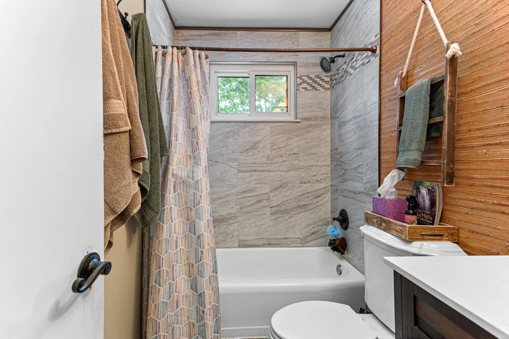 718 Panorama Milford, MI 48381