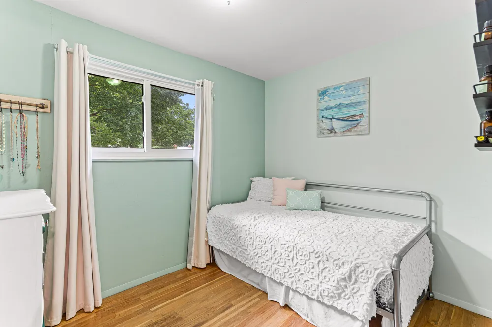 718 Panorama Milford, MI 48381