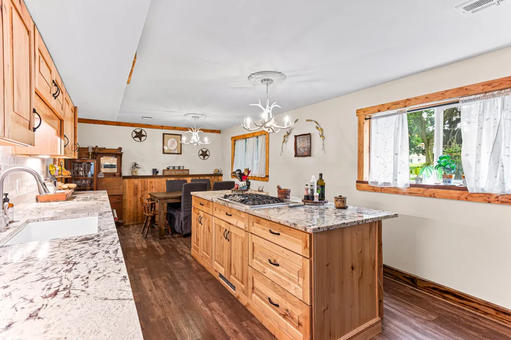 718 Panorama Milford, MI 48381