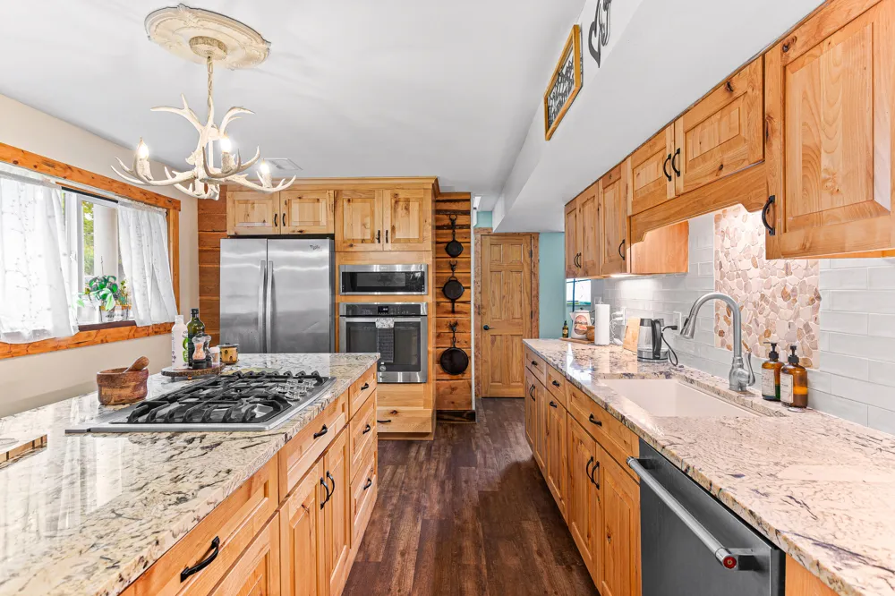 718 Panorama Milford, MI 48381