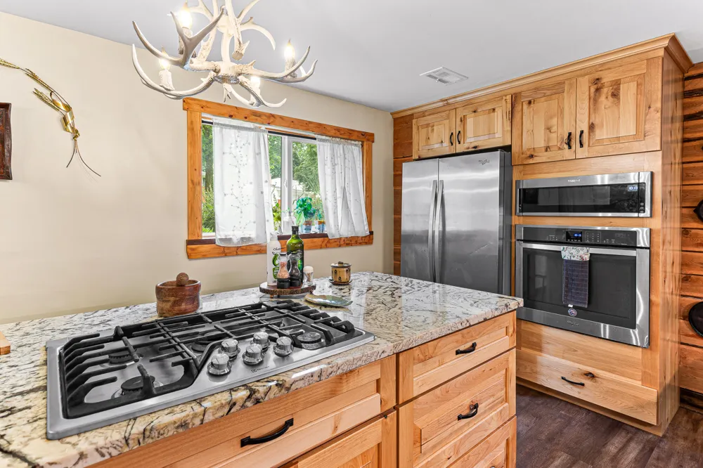 718 Panorama Milford, MI 48381