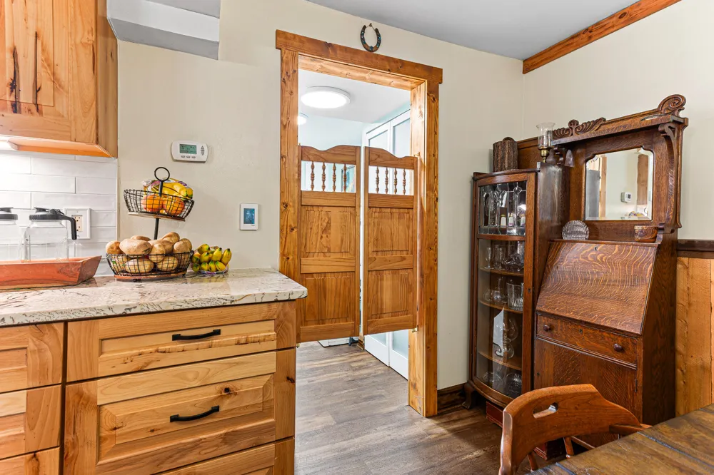 718 Panorama Milford, MI 48381