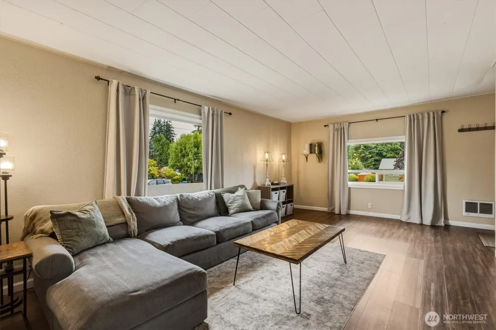 131 Niblett Way Longview, WA 98632