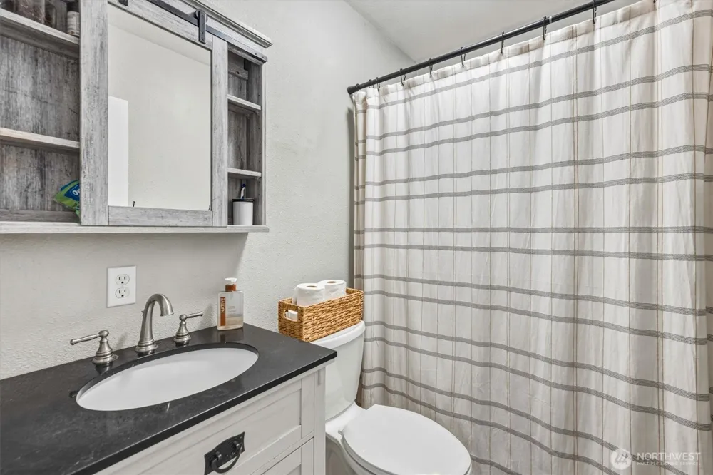 131 Niblett Way Longview, WA 98632