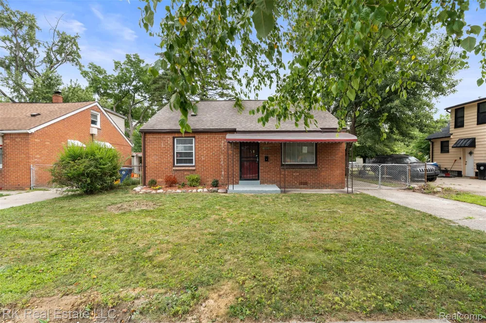 19488 Brady Redford Charter Township, MI 48240