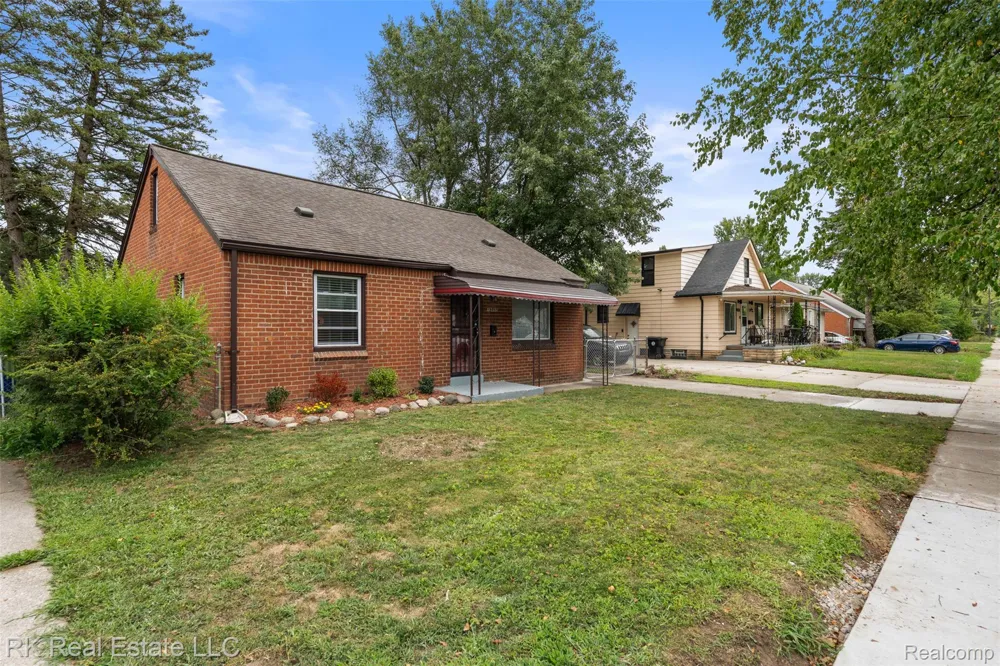 19488 Brady Redford Charter Township, MI 48240