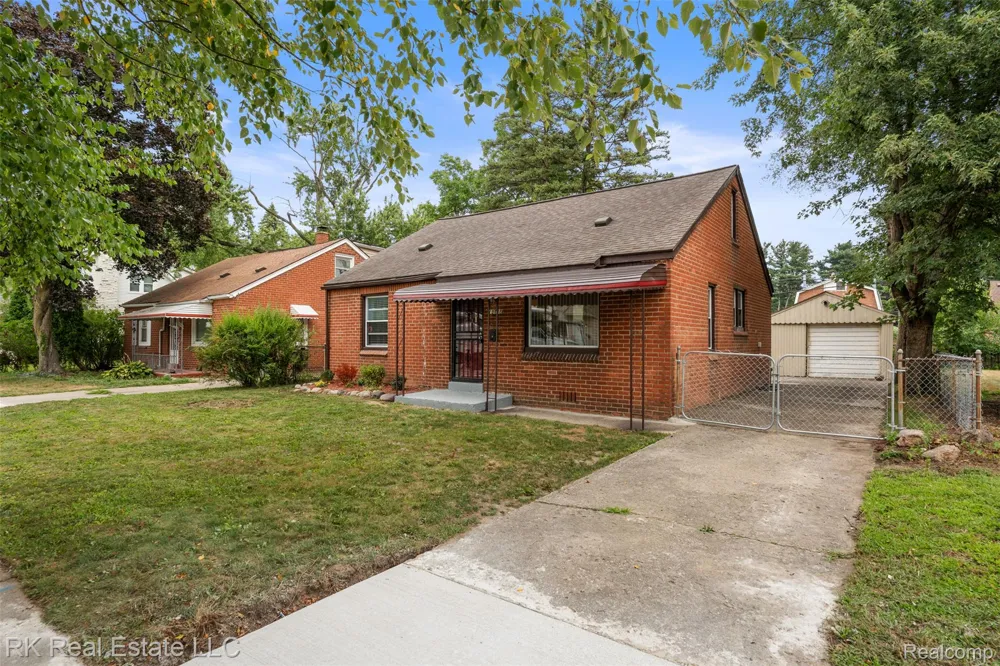 19488 Brady Redford Charter Township, MI 48240